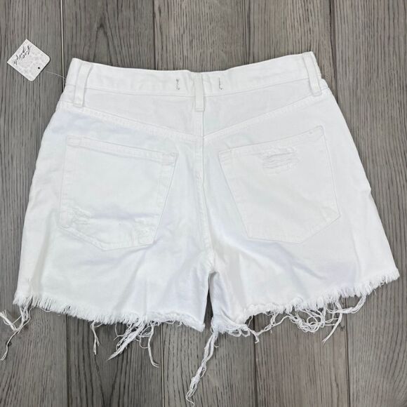 Free People Size 24 Maggie Button Fly Mid-Rise White Distressed Denim NEW Shorts - Picture 3 of 14